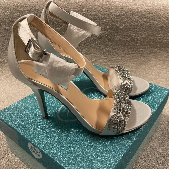 Women’s Betsey Johnson Ivory Wedding Heels with Gems - Size 7 the only one left! - Picture 2 of 4